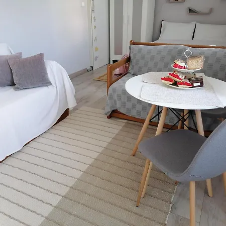Αυτόνομο Στούντιο Με Αυλή Apartment Katsikas Exterior photo