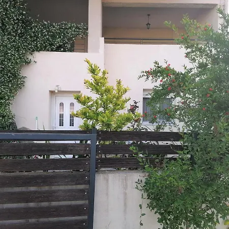Αυτόνομο Στούντιο Με Αυλή Apartment Katsikas Exterior photo
